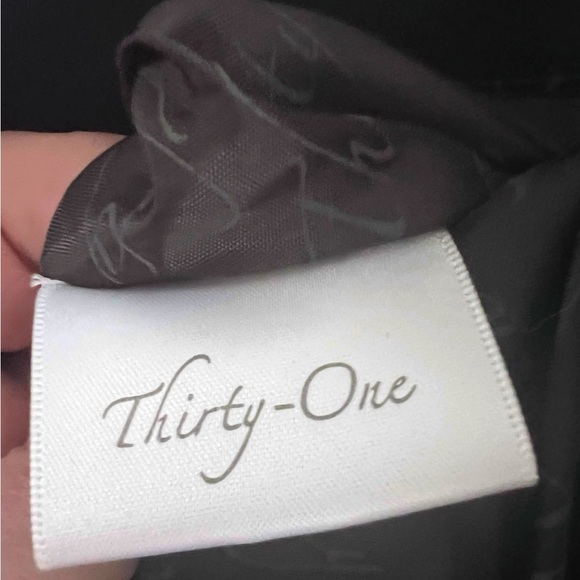 Vintage Thirty-One Black and White Shoulder Bag with Elegant Pattern - Picture 5 of 7